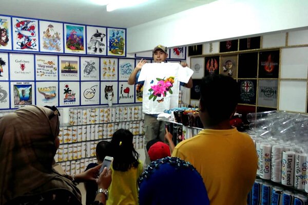 Minibus Rental Phuket - Madunan T-Shirt